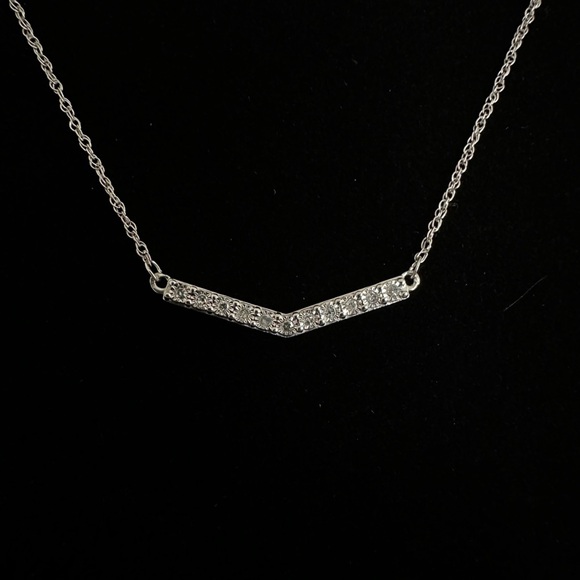 Diamond and sterling silver modern simplicity necklace - Picture 4 of 9